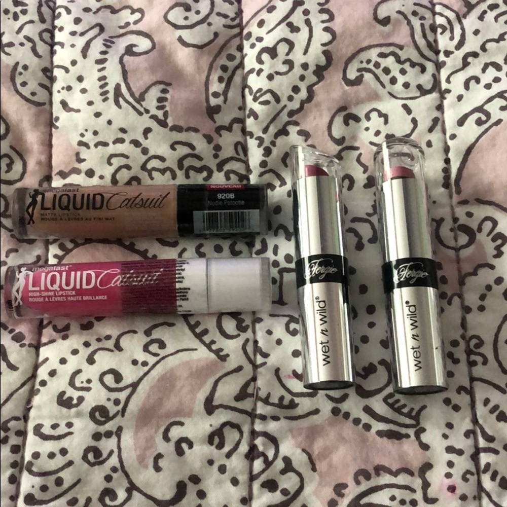 Wet n Wild: All About Lips Bundle: BRAND NEW!!!